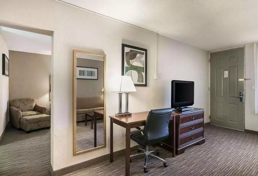호텔 Quality Inn & Suites Near Lake Eufaula