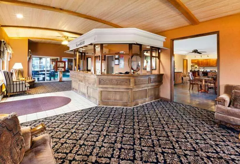 ホテル Ramada By Wyndham Mackinaw City Waterfront