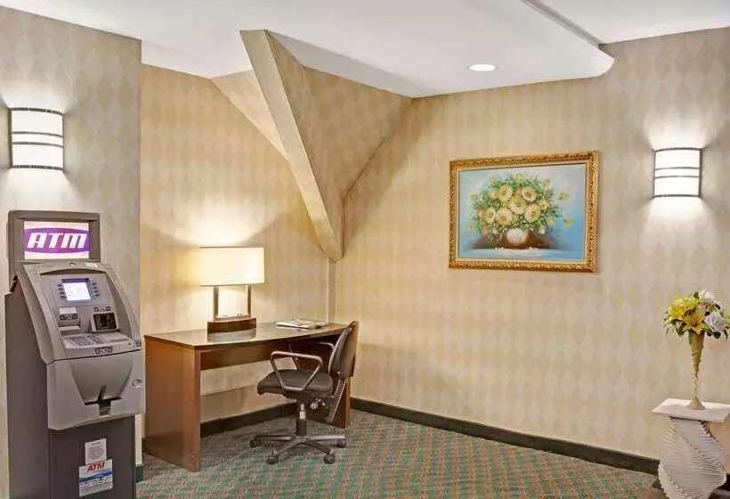 酒店 Ramada By Wyndham Parsippany