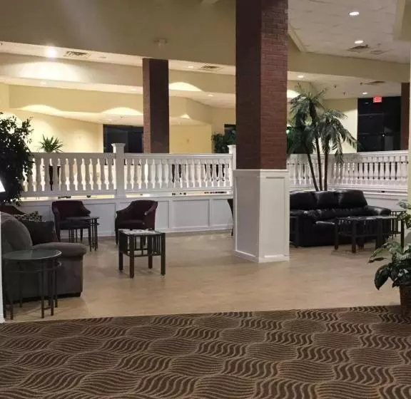 ホテル Days Inn & Suites By Wyndham Tallahassee Conf Center I 10