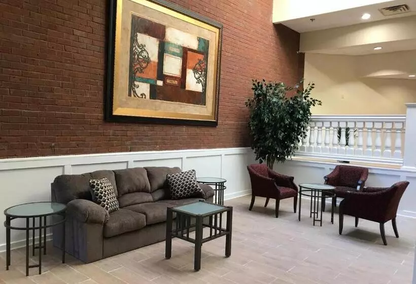 ホテル Days Inn & Suites By Wyndham Tallahassee Conf Center I 10