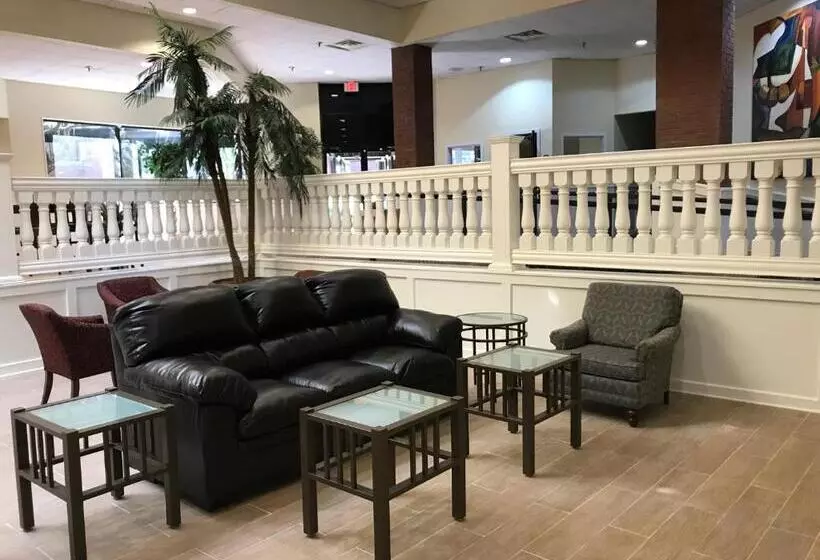 ホテル Days Inn & Suites By Wyndham Tallahassee Conf Center I 10