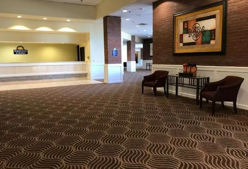 ホテル Days Inn & Suites By Wyndham Tallahassee Conf Center I 10