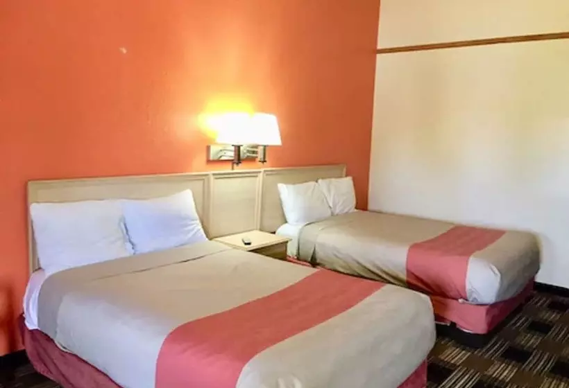 호텔 Red Carpet Inn North Chicago