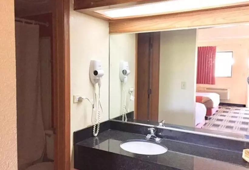 호텔 Red Carpet Inn North Chicago