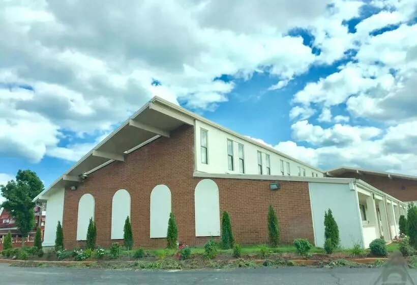 호텔 Red Carpet Inn North Chicago