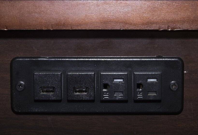 هتل Red Roof Inn Plus+ Columbus Downtown Convention Center