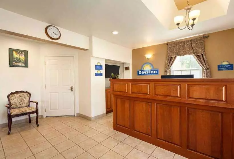 汽车旅馆 Days Inn By Wyndham Eureka Ca