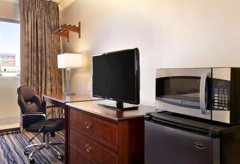 汽车旅馆 Days Inn By Wyndham Eureka Ca