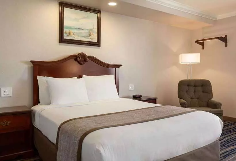汽车旅馆 Days Inn By Wyndham Eureka Ca