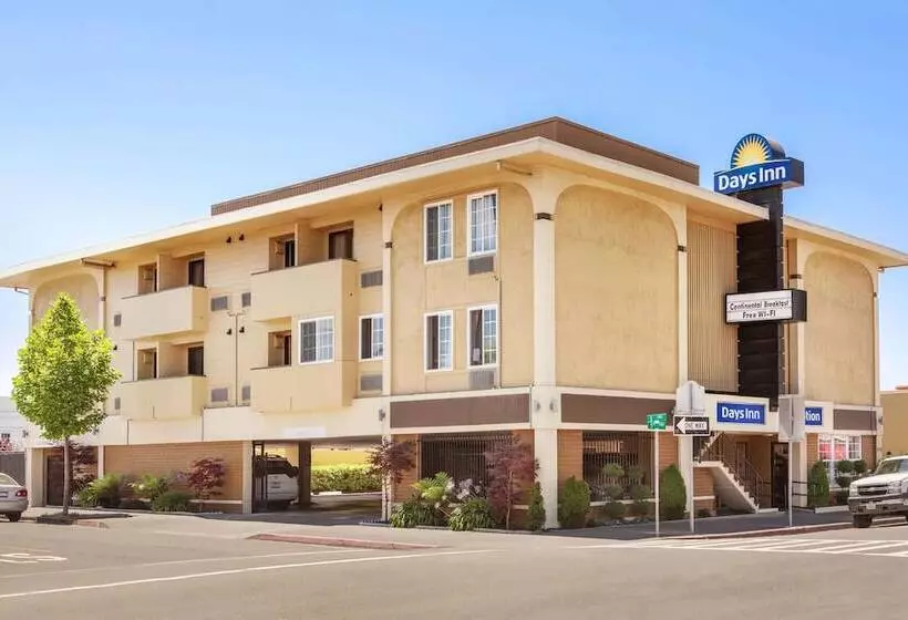 モーテル Days Inn By Wyndham Eureka Ca