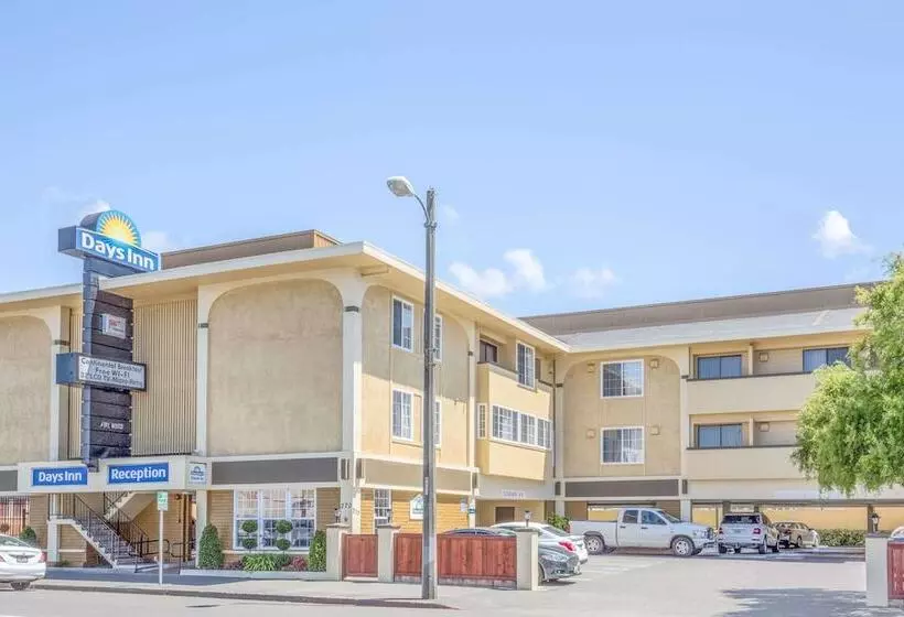モーテル Days Inn By Wyndham Eureka Ca