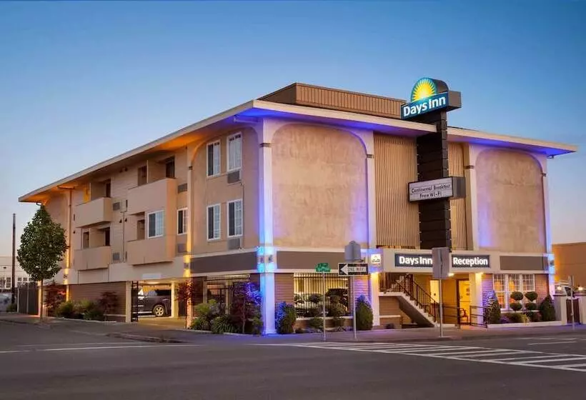 モーテル Days Inn By Wyndham Eureka Ca