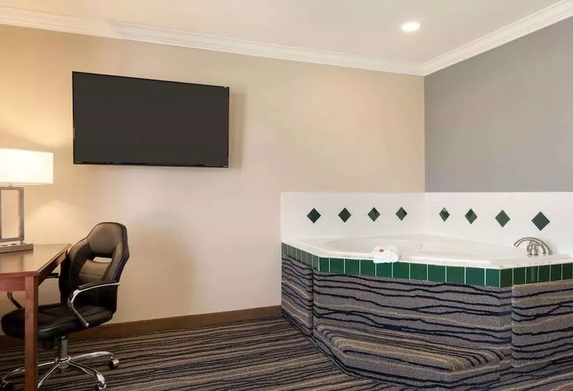 モーテル Days Inn By Wyndham Eureka Ca