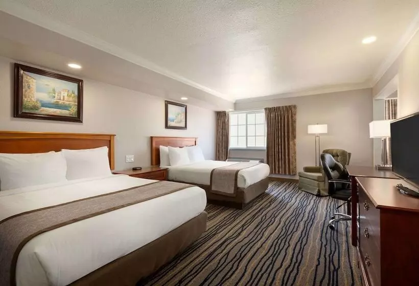 モーテル Days Inn By Wyndham Eureka Ca