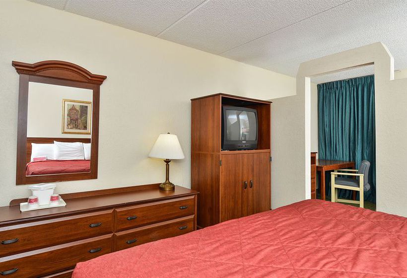 منتجع Magnuson Grand Hotel Maingate West