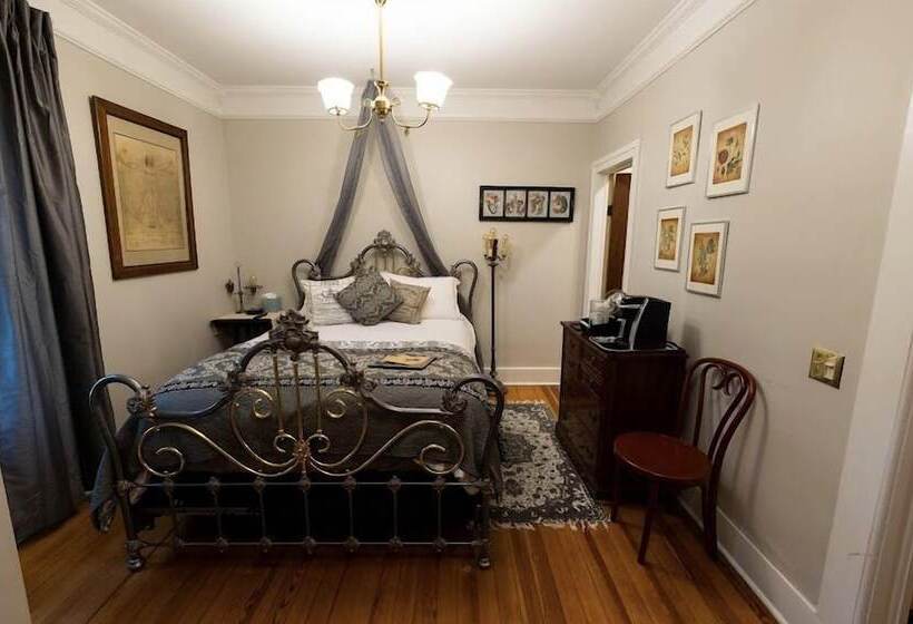 ベッドアンドブレックファースト Iron Amethyst Inn Boutique