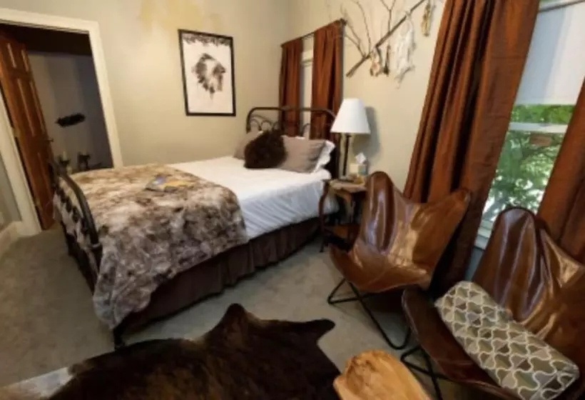 ベッドアンドブレックファースト Iron Amethyst Inn   Boutique