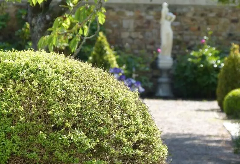 ベッドアンドブレックファースト La Roseraie