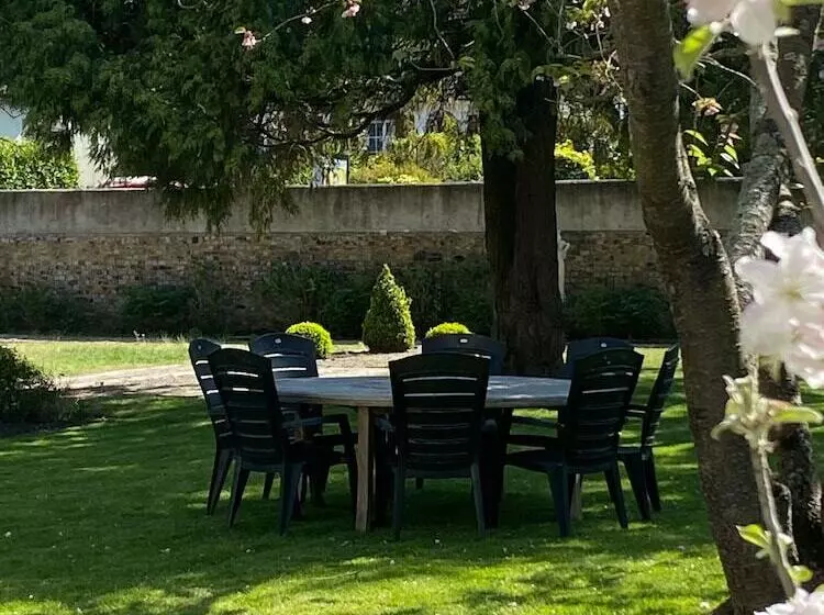 ベッドアンドブレックファースト La Roseraie