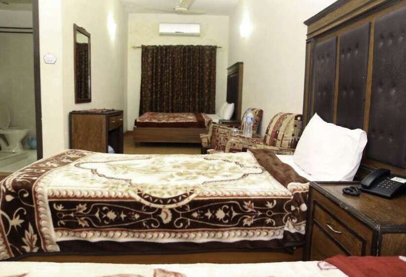 פנסיון Margalla View Motel