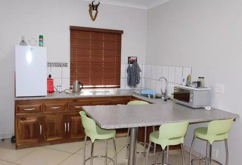 Hotel Meteorite Rest Camp