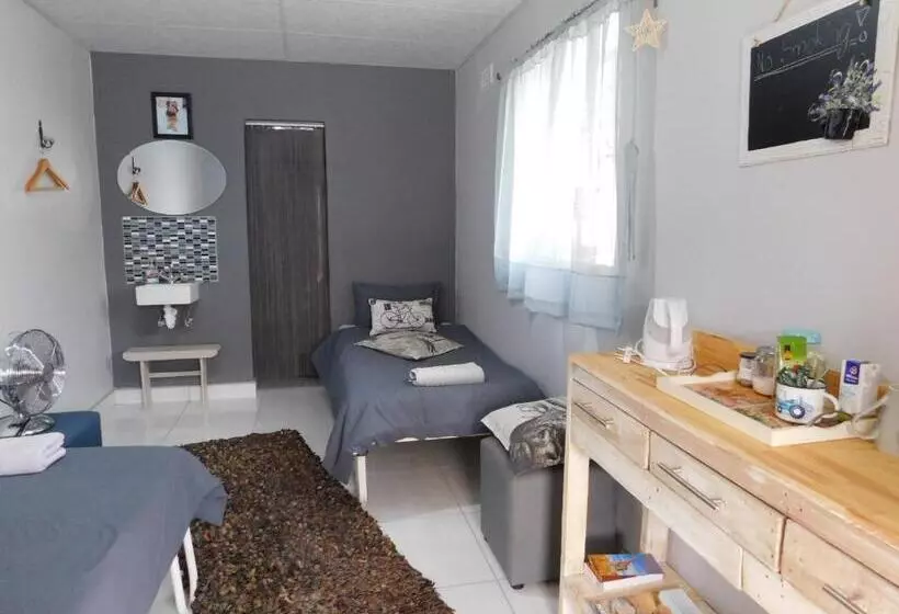 Hotel Meteorite Rest Camp