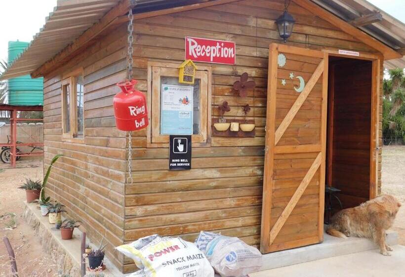 هتل Meteorite Rest Camp