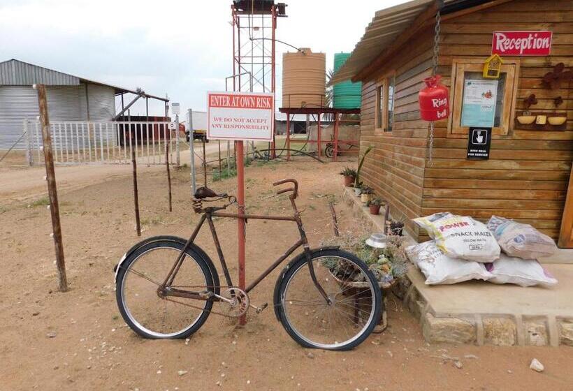 هتل Meteorite Rest Camp