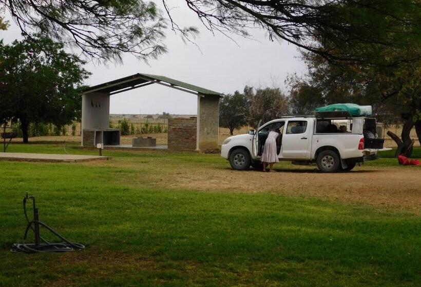 هتل Meteorite Rest Camp