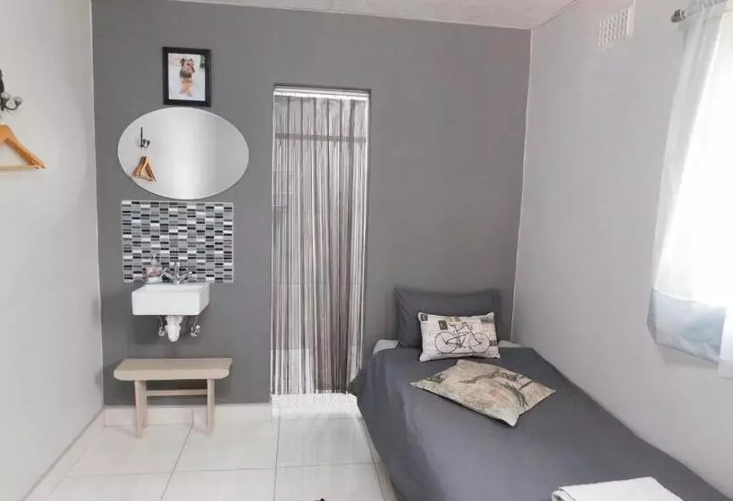 Hotel Meteorite Rest Camp