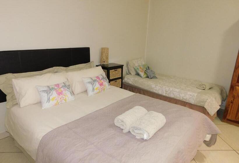 هتل Meteorite Rest Camp