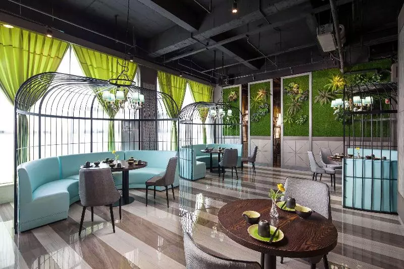 هتل Ramada By Wyndham Liuzhou Luzhai