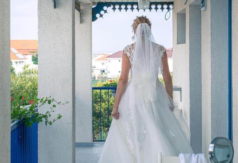 Отель The Old Border