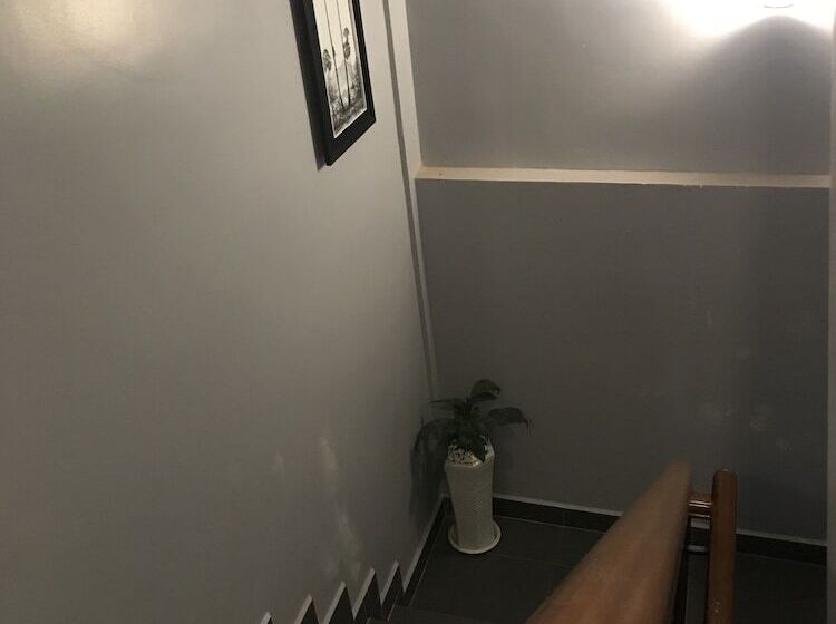 Pensión Maison Rivera Guest House