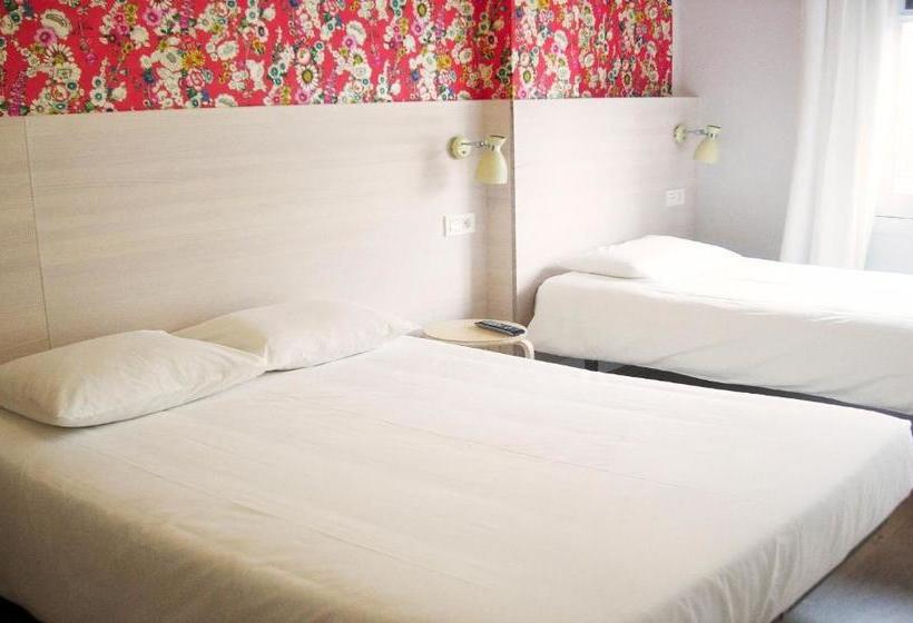 פנסיון Monjes Del Jardín