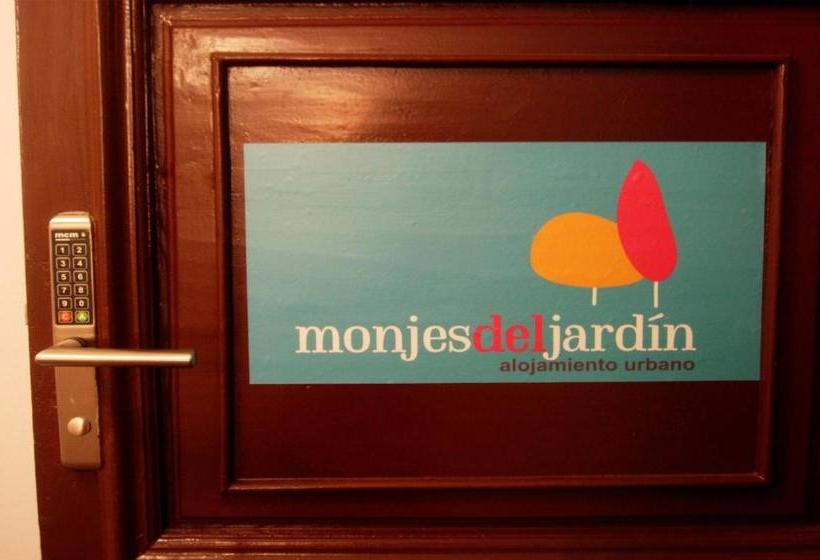 פנסיון Monjes Del Jardín