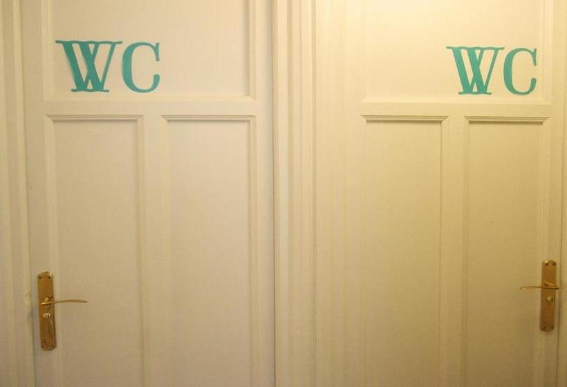 פנסיון Monjes Del Jardín