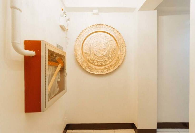 پانسیون Reddoorz @ Plaza Jaro Iloilo