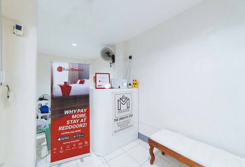 پانسیون Reddoorz @ Plaza Jaro Iloilo
