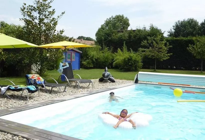 تختخواب و صبحانه La Madinerie