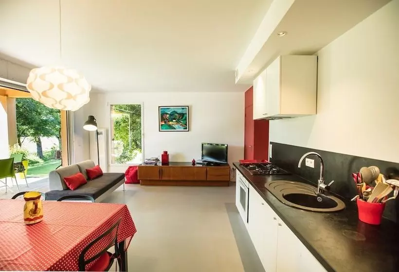 تختخواب و صبحانه La Madinerie