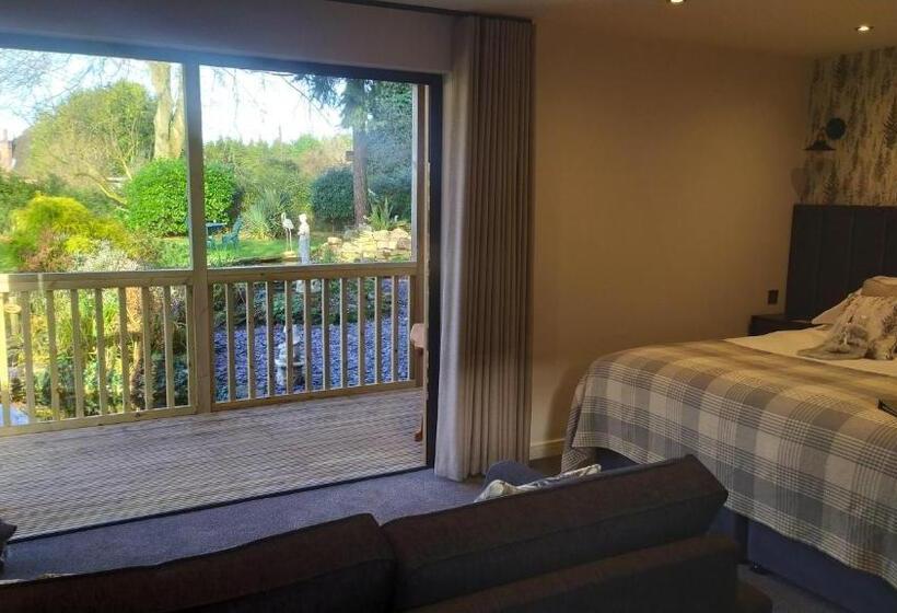 민박 Thatched Eaves