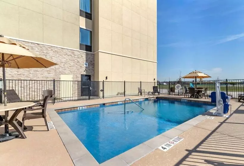 هتل Comfort Suites San Antonio Ft Sam Houston Sammc Area