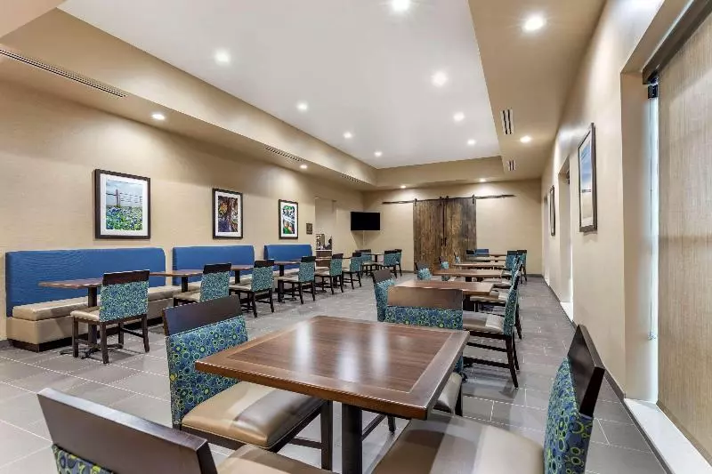 هتل Comfort Suites San Antonio Ft Sam Houston Sammc Area