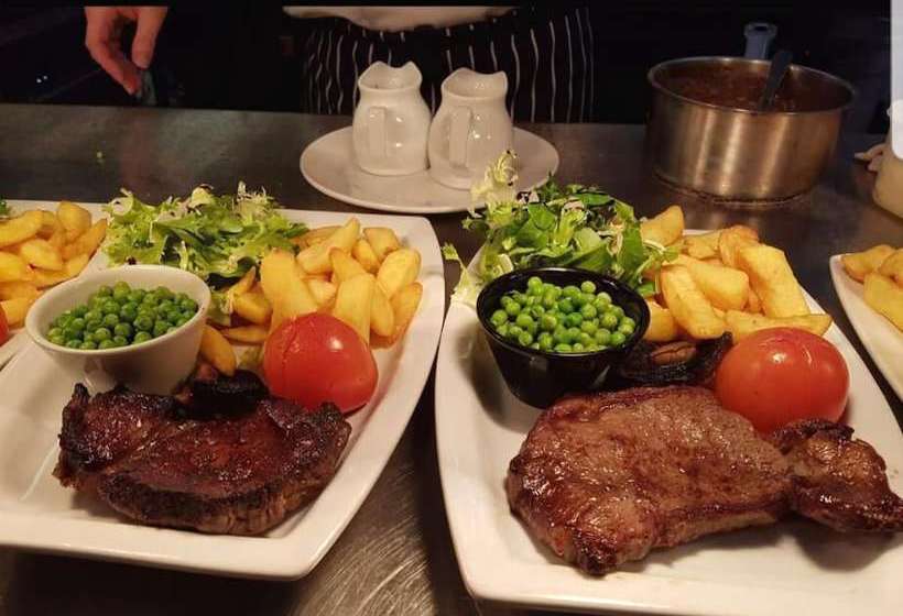 Hotel The George & Dragon