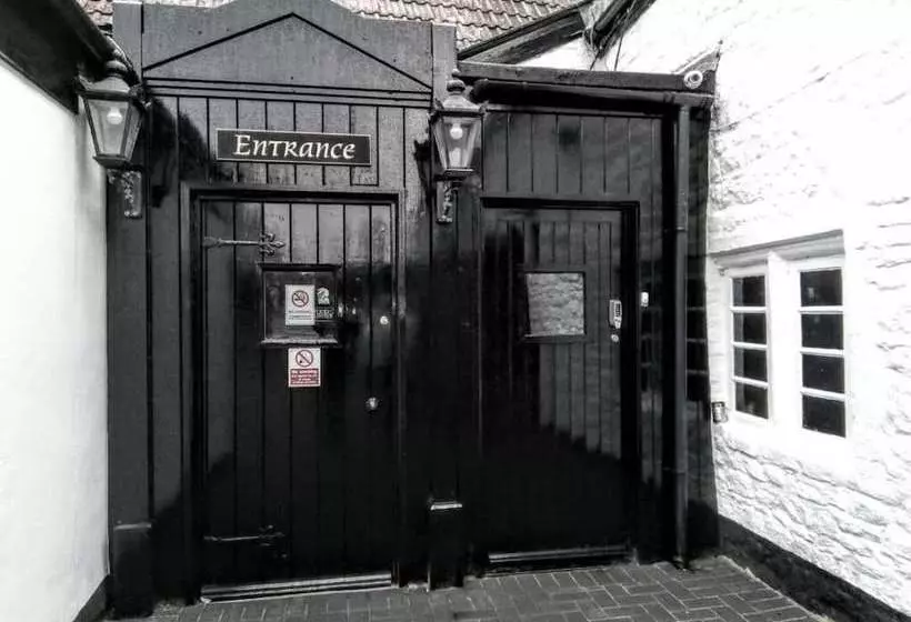هتل The George & Dragon