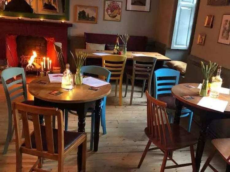 هتل The George & Dragon
