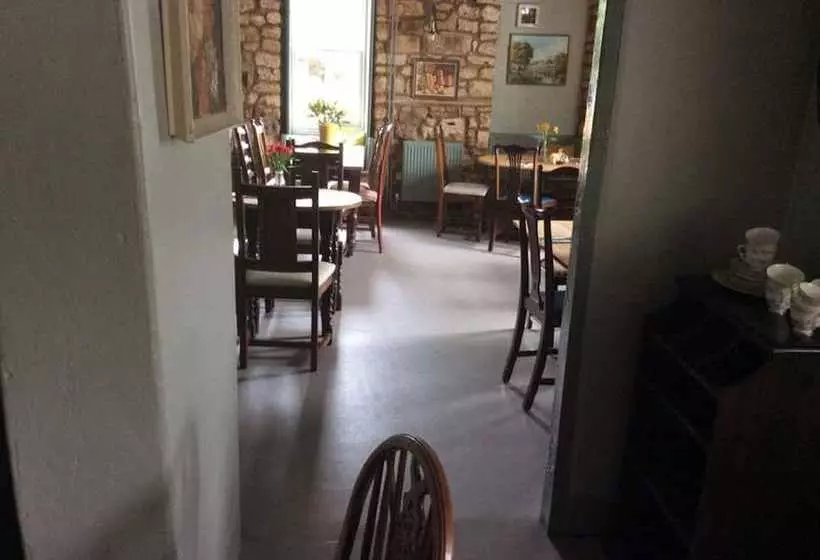 هتل The George & Dragon
