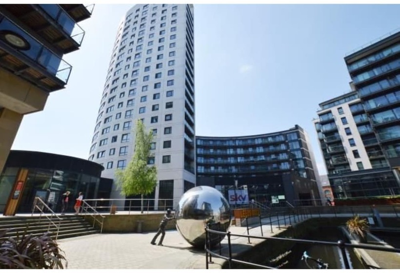 Modern Deluxe Leeds Dock Apartment Free Secure Parking